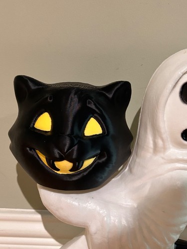 Black ylw cat - ylw, lantern